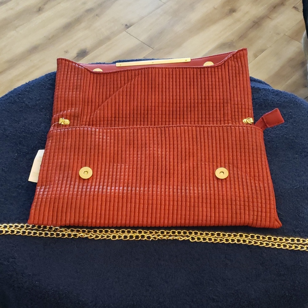 Red clutch - Picture 7 of 8